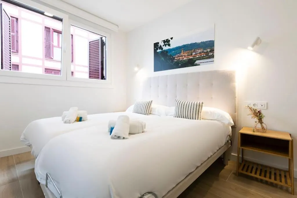 Portuko. Basquenjoy Apartment Hondarribia