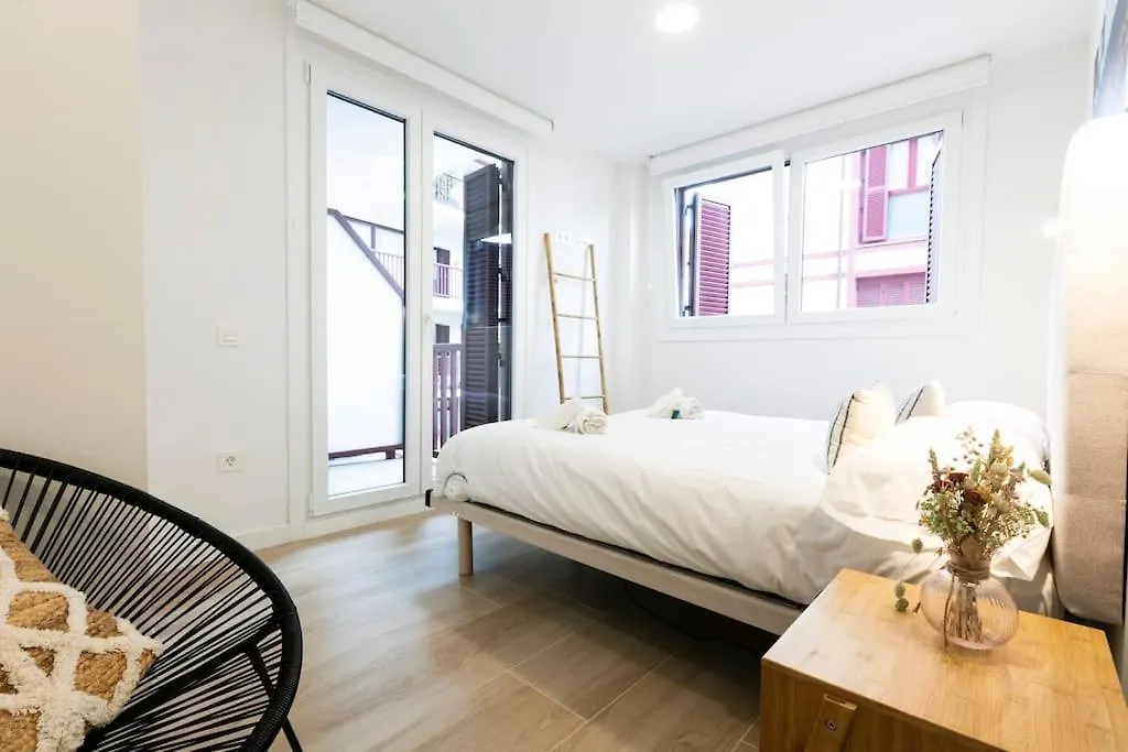 Portuko. Basquenjoy Apartment Hondarribia